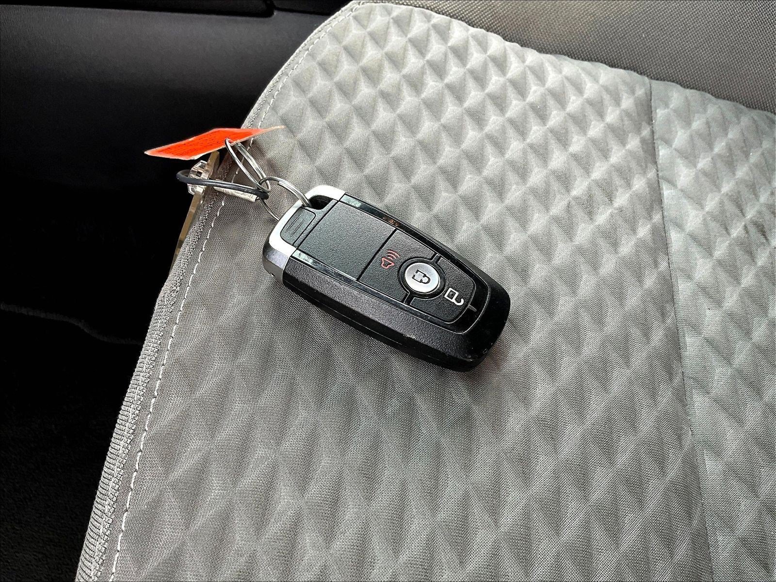 Used 2020 Ford Escape SE Sport FWD image 33