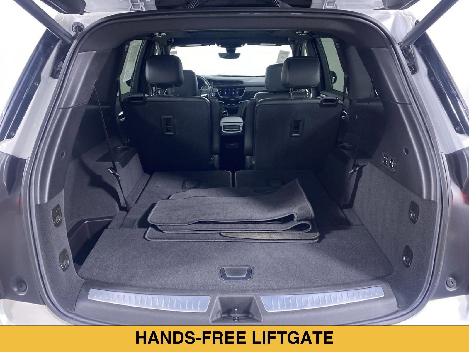 Certified 2023 Cadillac XT6 Premium Luxury w/ Technology Package AWD/4WD image 16