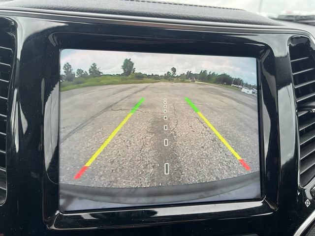 Used 2021 Jeep Cherokee Limited w/ Trailer Tow Group AWD/4WD image 14