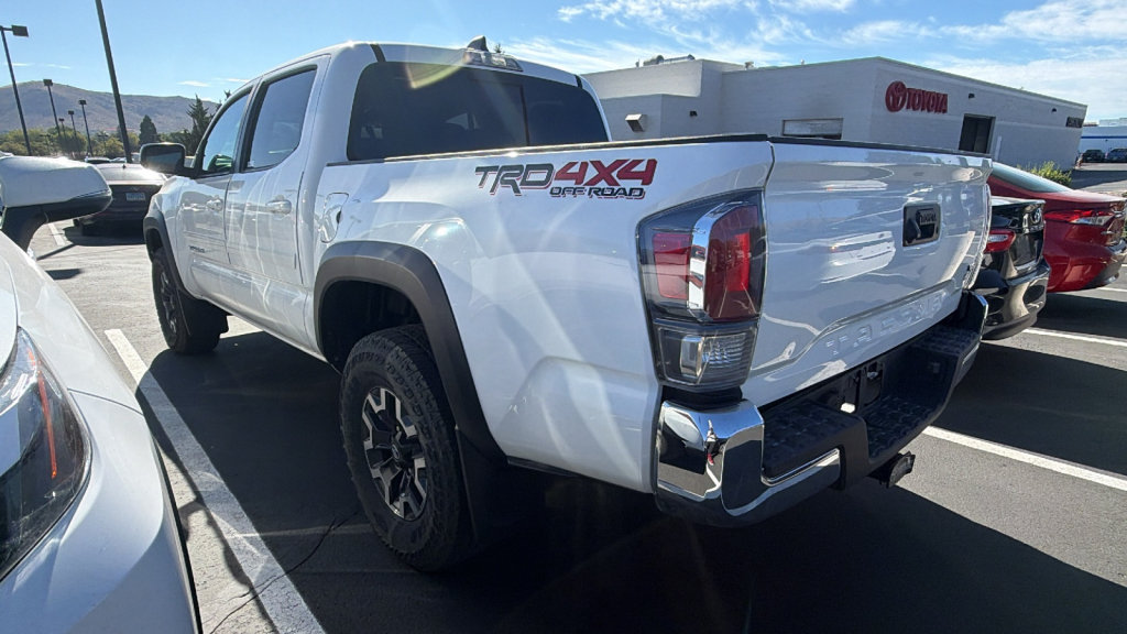 Certified 2023 Toyota Tacoma TRD Off-Road AWD/4WD image 3
