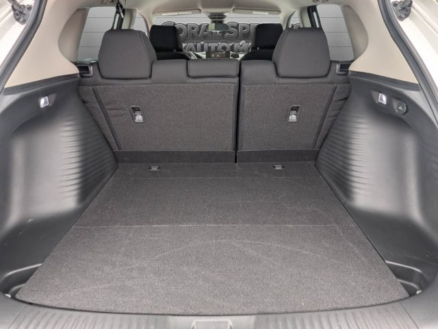 Certified 2025 Honda HR-V LX image 32