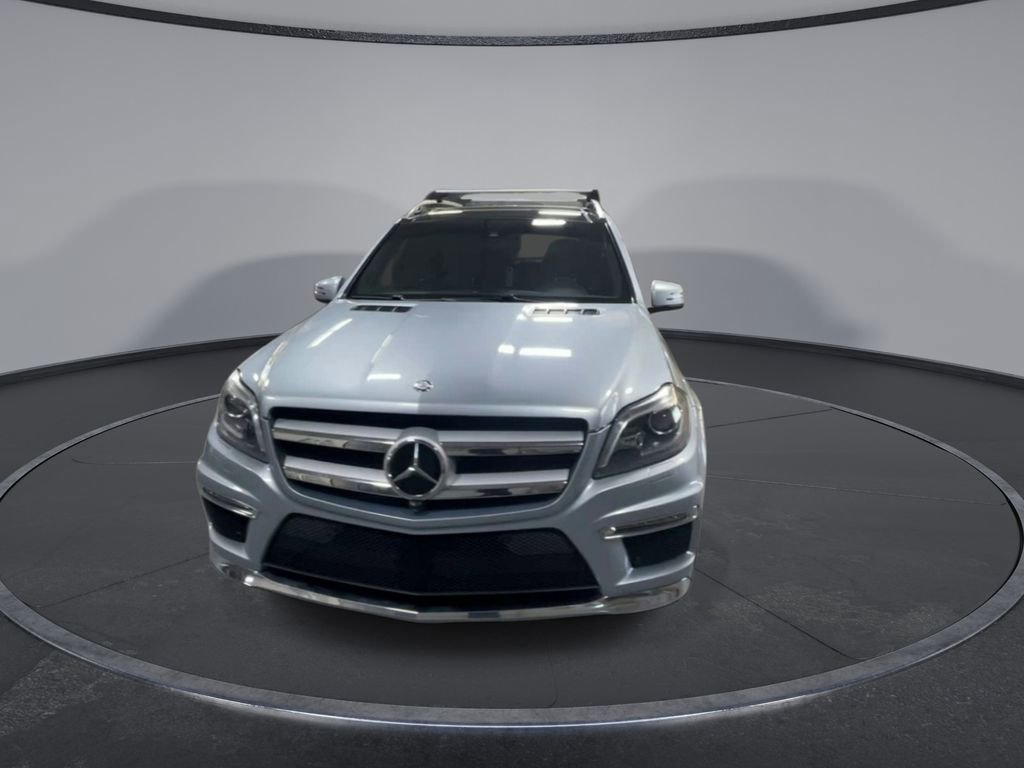 Used 2015 Mercedes-Benz GL 550 4MATIC image 3