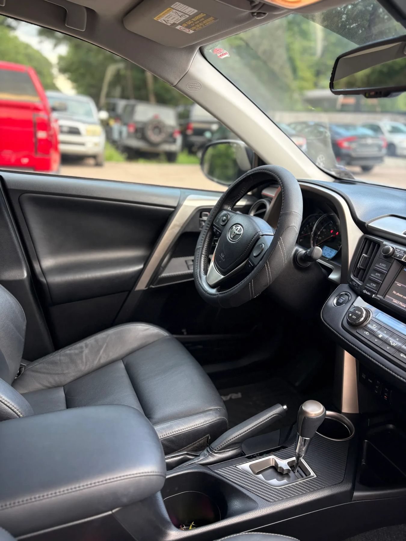 Used 2015 Toyota RAV4 Limited w/ Outdoor Package FWD image 31