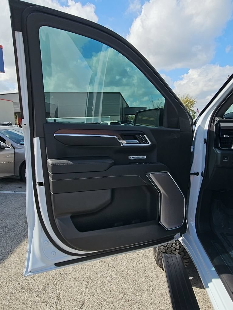 Used 2026 GMC Sierra 1500 Denali AWD/4WD image 12