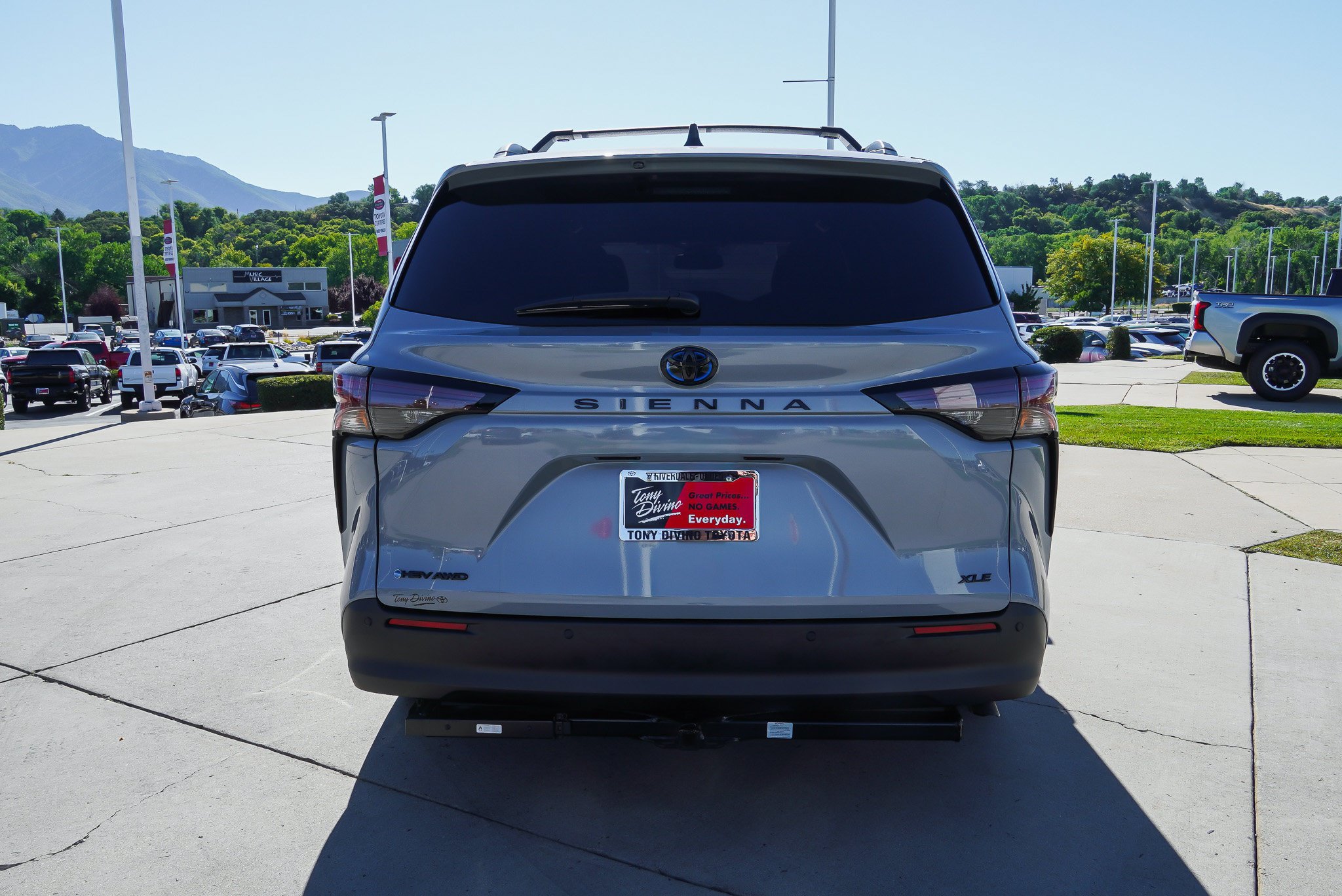 Certified 2025 Toyota Sienna XLE Woodland Edition AWD/4WD image 7
