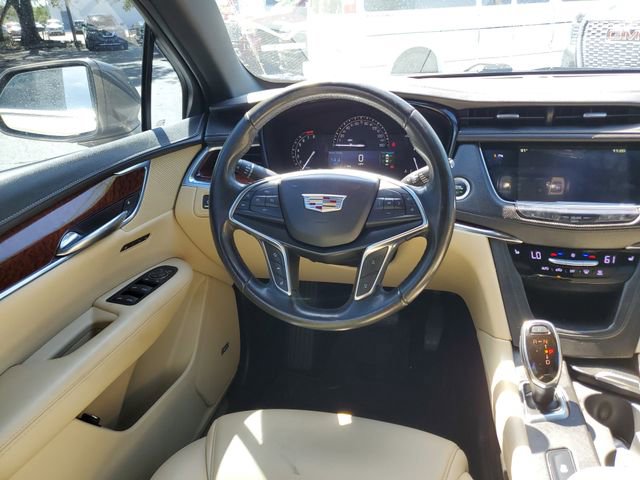 Used 2018 Cadillac XT5 Luxury w/ Driver Awareness Package FWD image 12