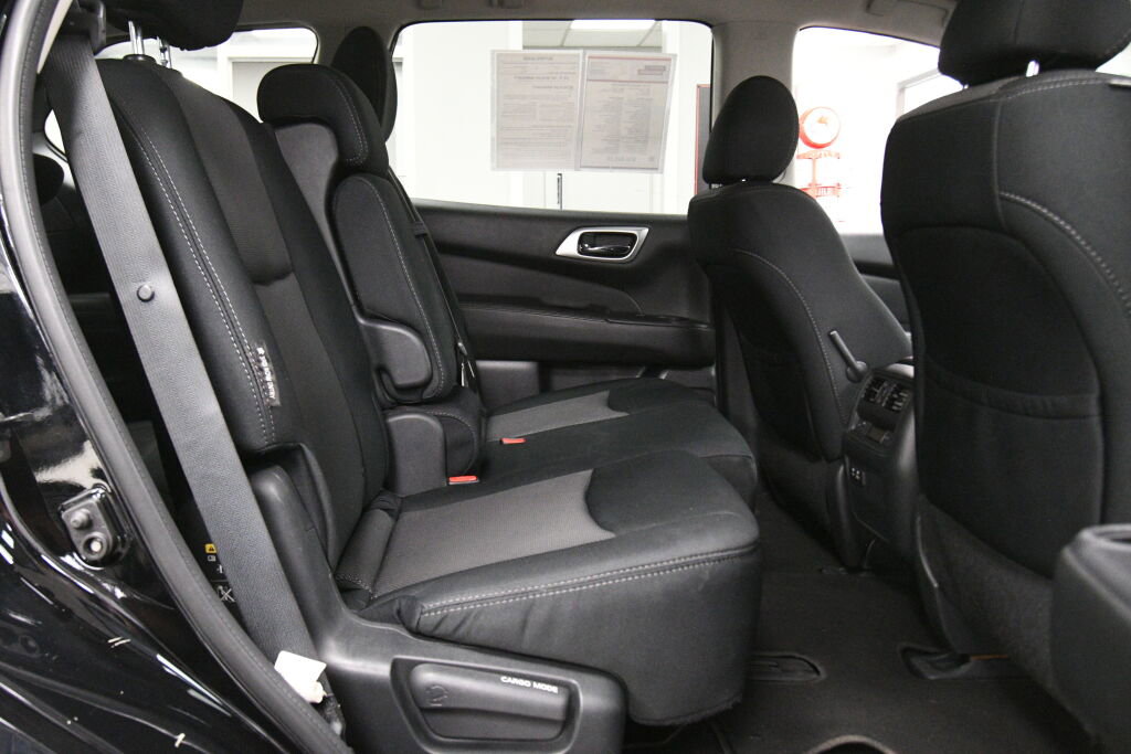 Used 2019 Nissan Pathfinder S image 25