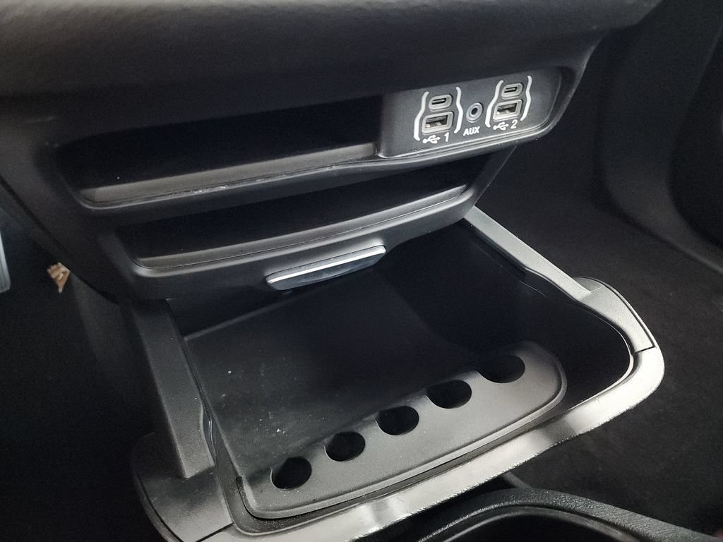 Used 2025 Chrysler Pacifica Select FWD image 30