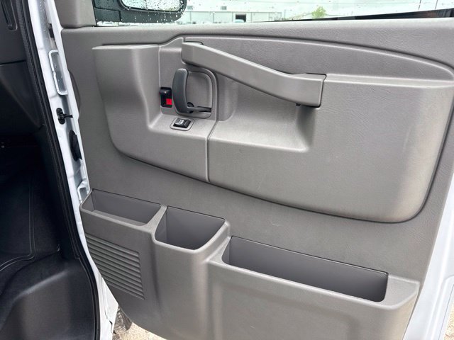 Used 2026 GMC Savana 3500 LT w/ LT Preferred Equipment Group RWD image 13