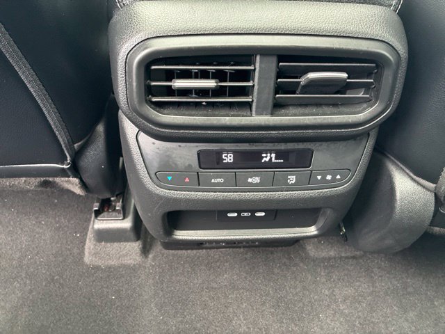 Used 2025 Honda Pilot Touring image 17