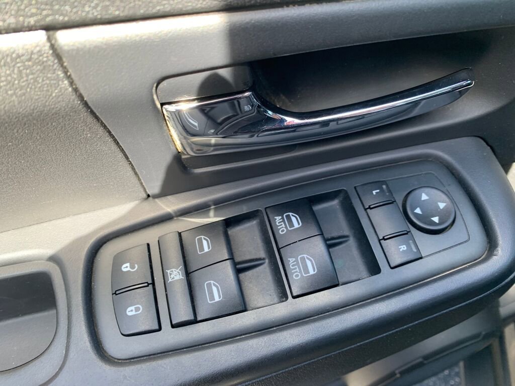 Used 2012 Jeep Liberty Sport image 10