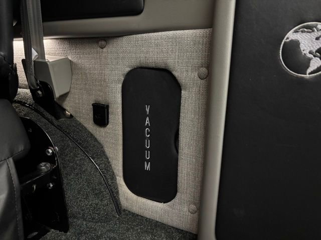 Used 2021 Chevrolet Express 2500 image 12