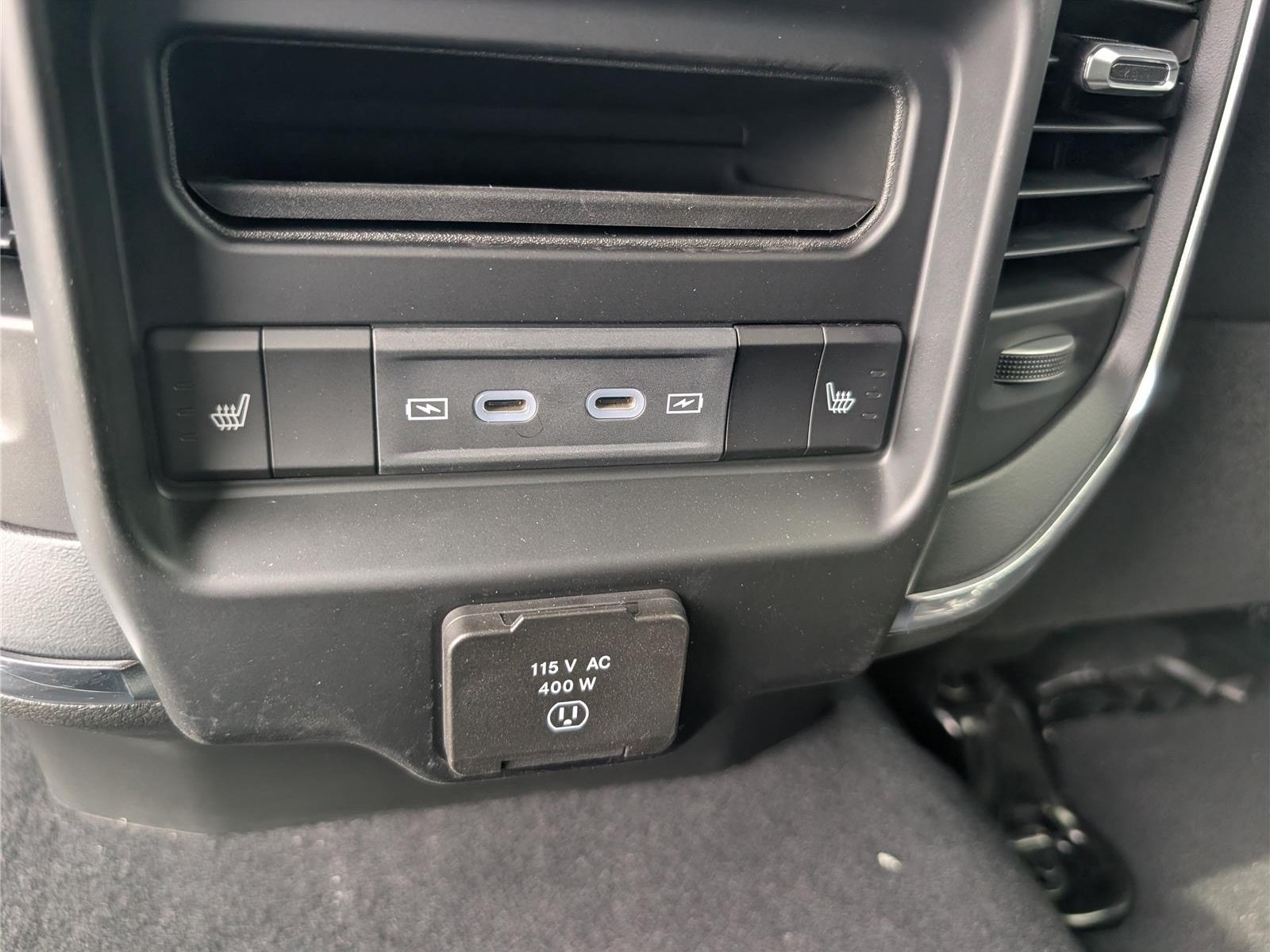 New 2026 RAM 2500 Laramie AWD/4WD image 15