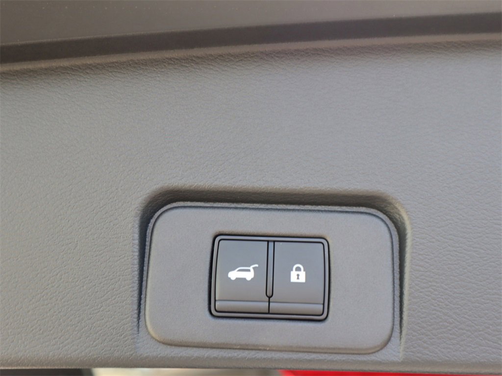 Certified 2025 Nissan Rogue SV image 27