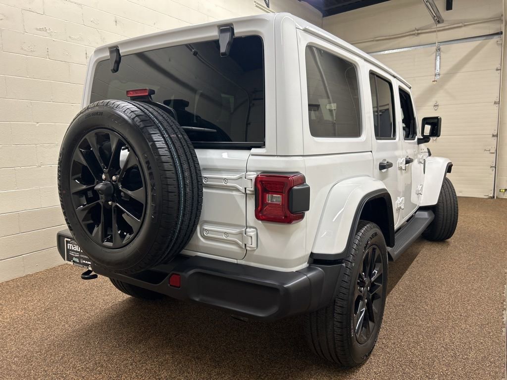 Used 2025 Jeep Wrangler Unlimited Sahara image 2