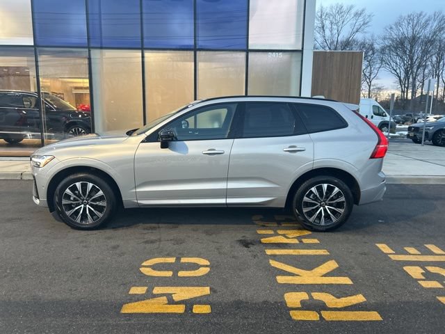 Certified 2025 Volvo XC60 B5 Plus AWD/4WD image 2