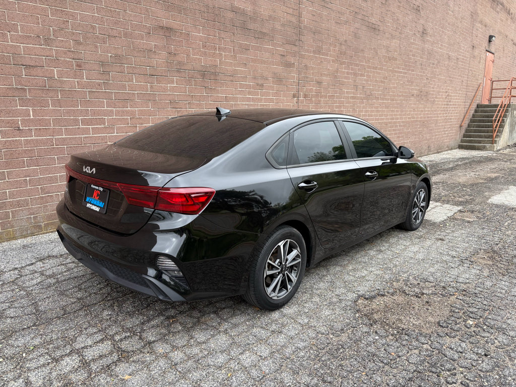 Used 2023 Kia Forte LXS w/ LXS Technology Package FWD image 5