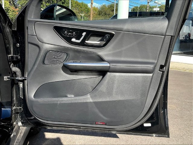 Used 2026 Mercedes-Benz GLC 300 4MATIC image 30