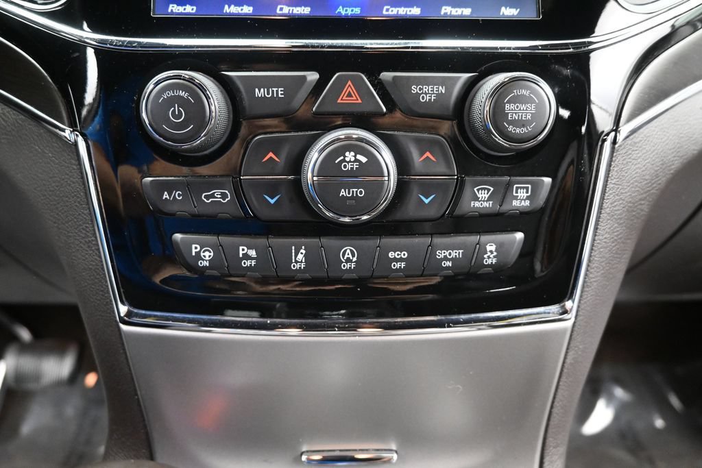 Used 2019 Jeep Grand Cherokee Overland AWD/4WD image 21