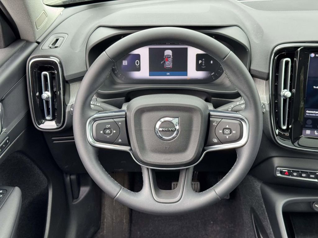 Used 2023 Volvo XC40 B5 Plus w/ Protection Package AWD/4WD image 13