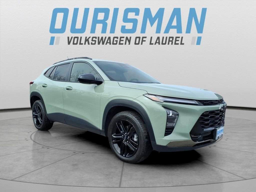 Used 2024 Chevrolet Trax ACTIV w/ Sunroof Package