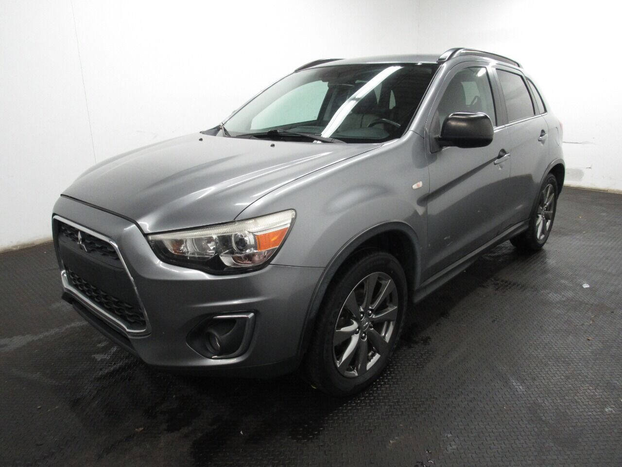 Used 2013 Mitsubishi Outlander Sport LE image 1