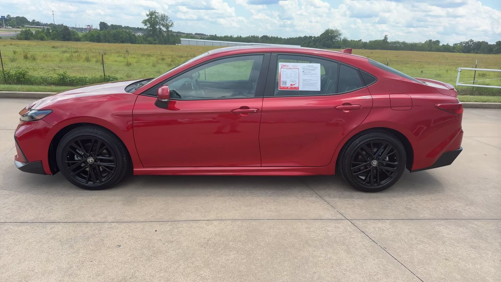 Used 2025 Toyota Camry SE w/ Convenience Package FWD image 6