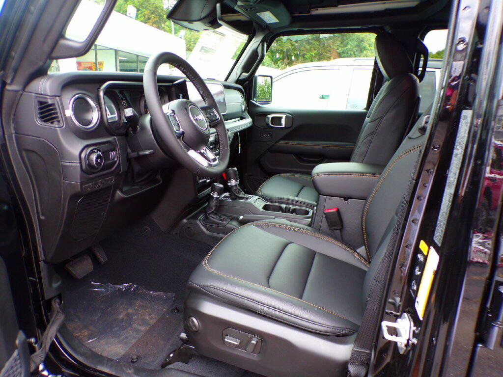 New 2027 Jeep Wrangler Unlimited Sahara AWD/4WD image 15
