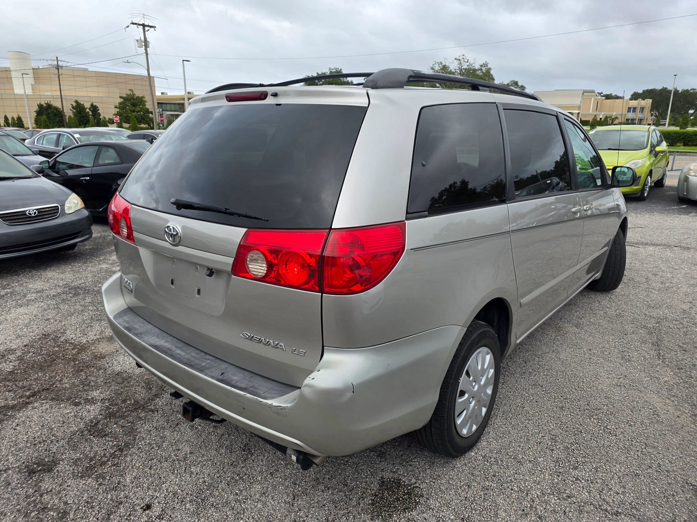 Used 2009 Toyota Sienna LE image 7
