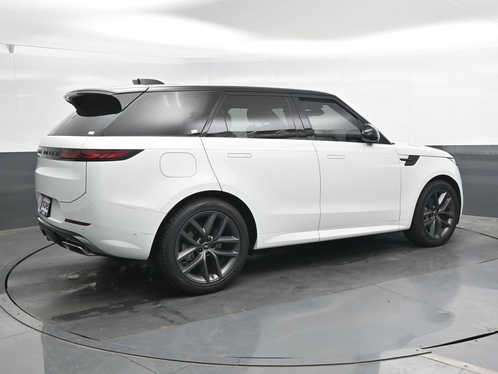 Used 2025 Land Rover Range Rover Sport Dynamic SE AWD/4WD image 4