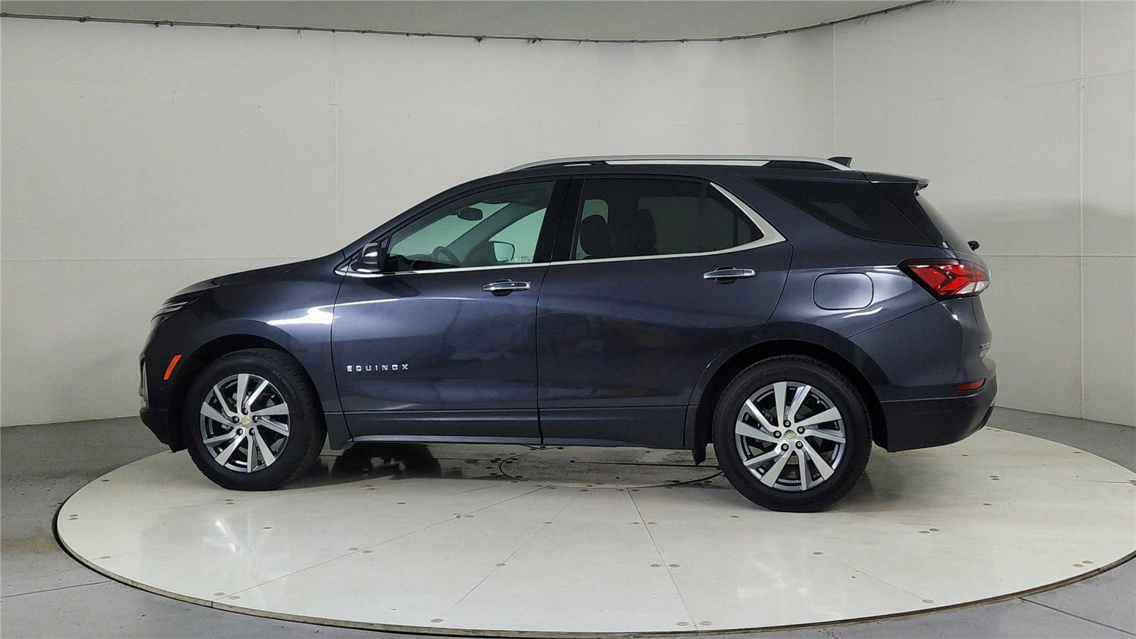 Used 2022 Chevrolet Equinox Premier image 4