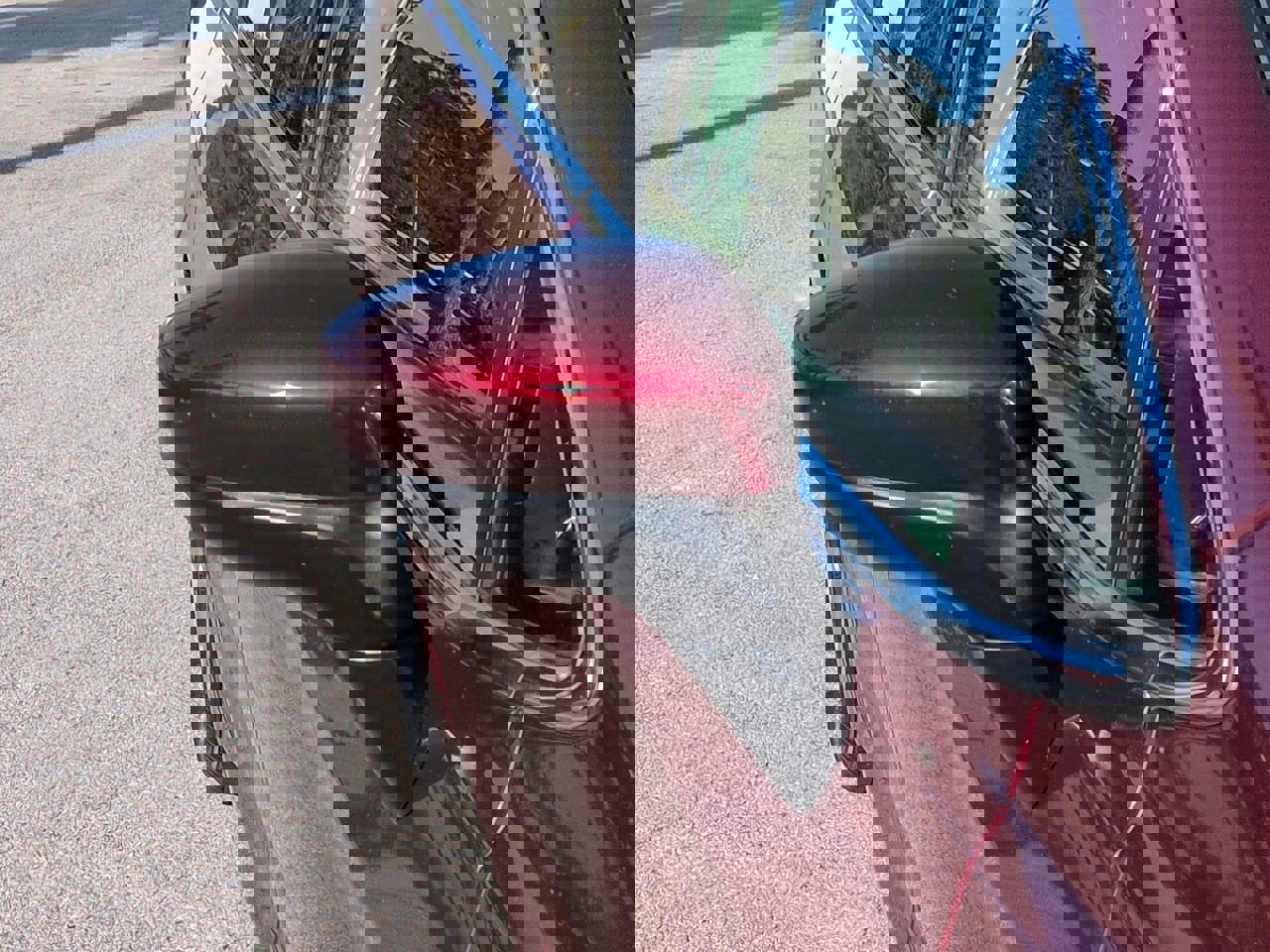 Used 2023 Chrysler Voyager LX FWD image 11