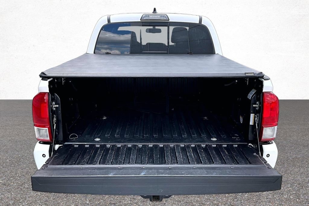Certified 2017 Toyota Tacoma TRD Sport AWD/4WD image 27