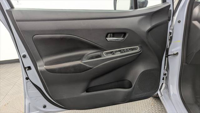 Used 2024 Nissan Versa SR FWD image 13