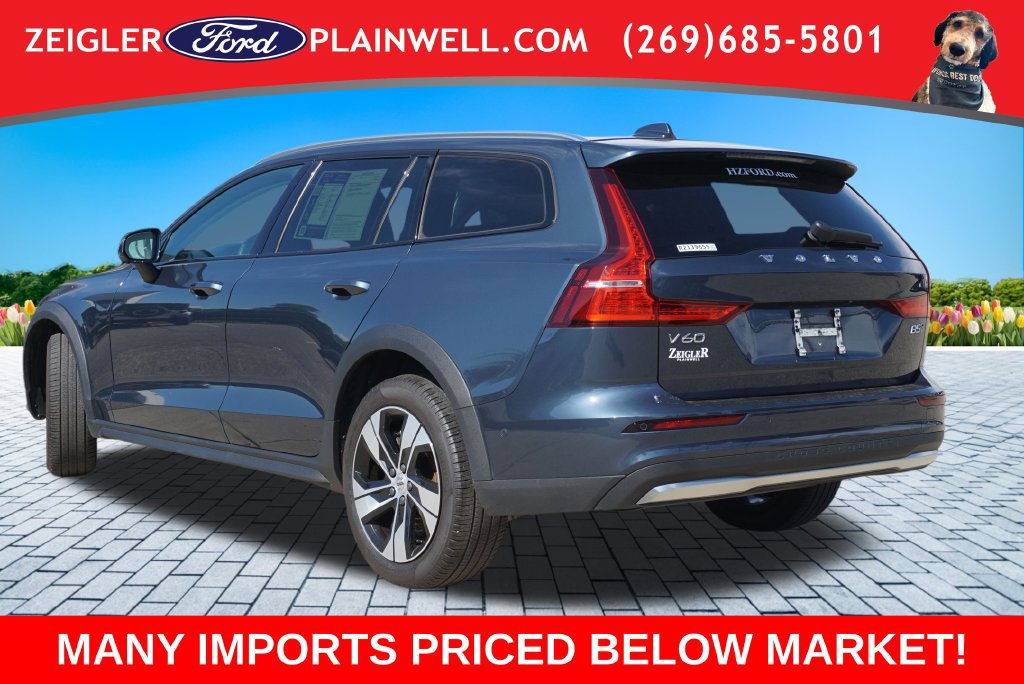 Used 2024 Volvo V60 B5 Cross Country Plus AWD/4WD image 3