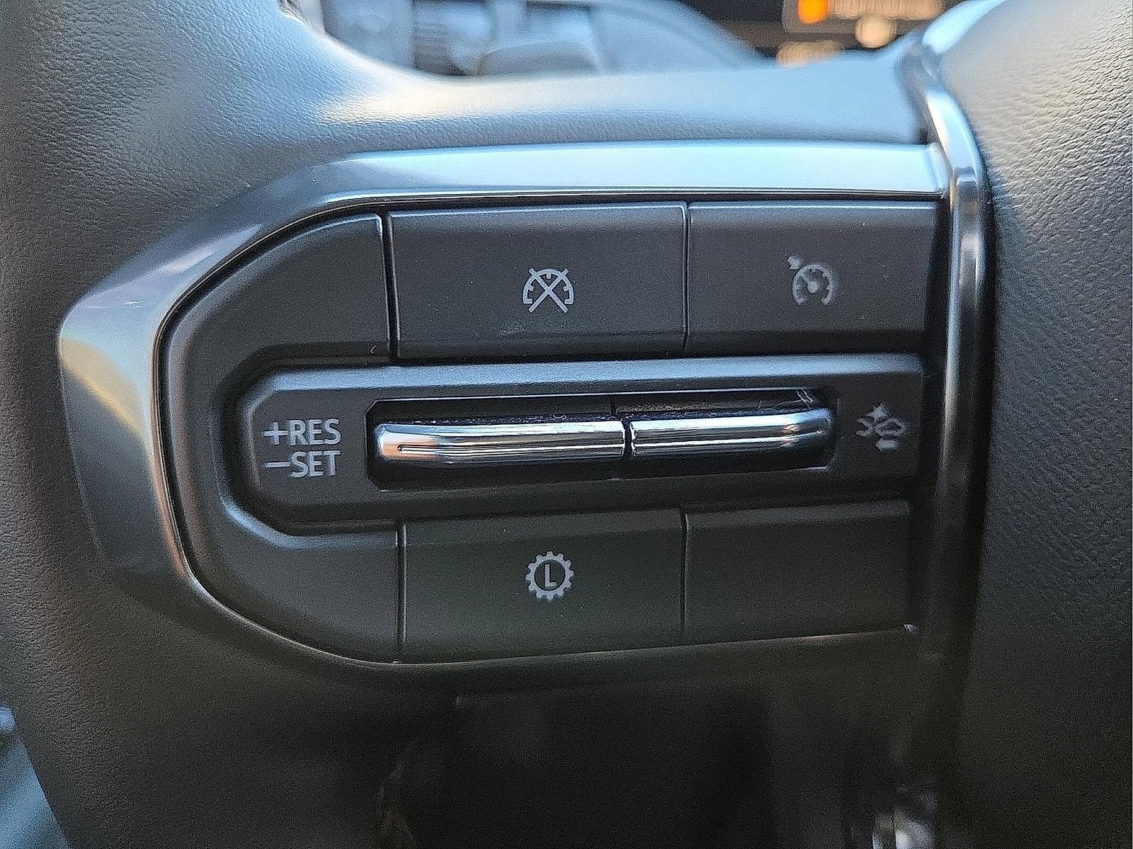 Used 2025 GMC Yukon AT4 w/ AT4 Premium Plus Package image 17