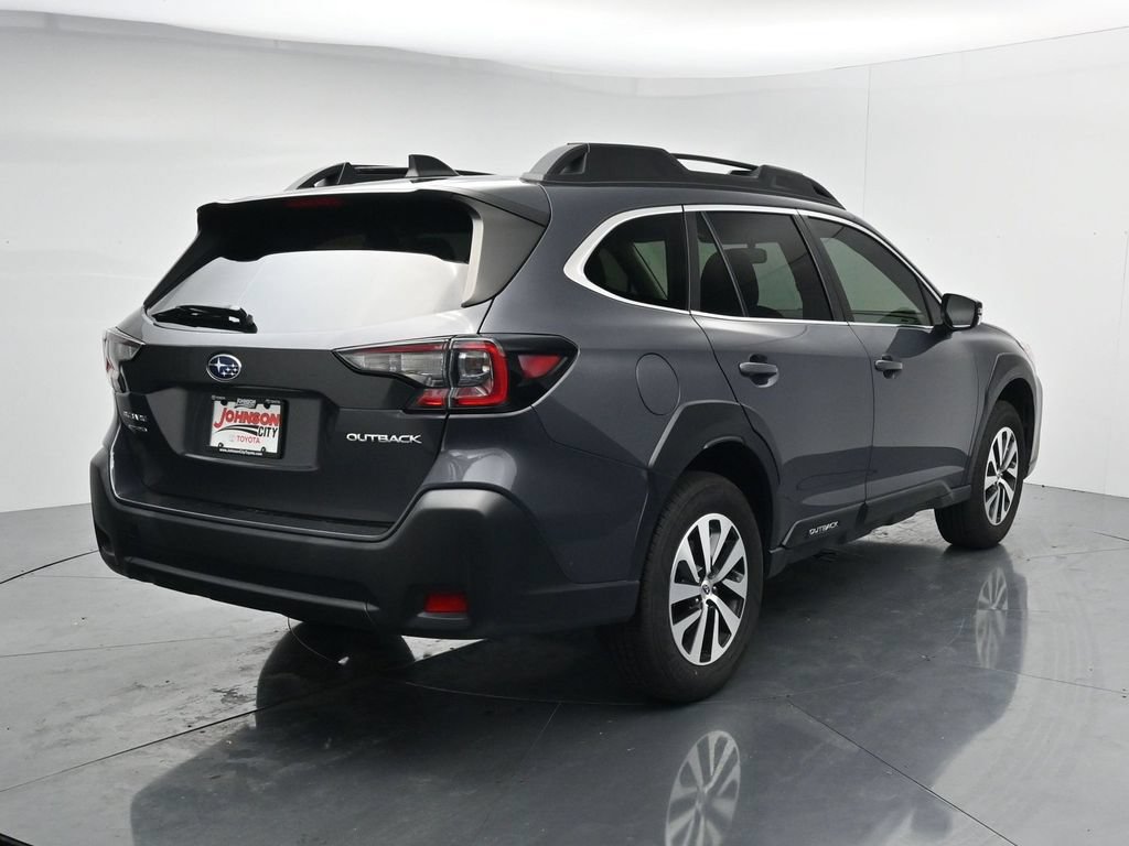 Used 2023 Subaru Outback Premium AWD/4WD image 7