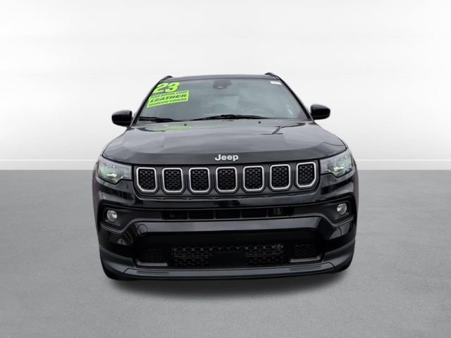 Used 2023 Jeep Compass Latitude w/ Sun and Sound Group AWD/4WD image 11