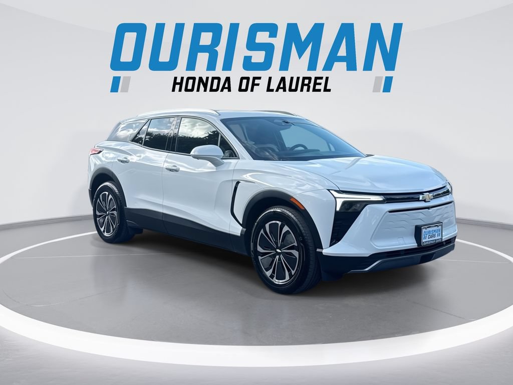 Used 2025 Chevrolet Blazer EV LT AWD/4WD image 2