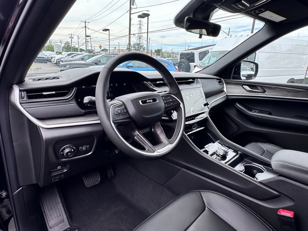 New 2026 Jeep Grand Cherokee Limited AWD/4WD image 12