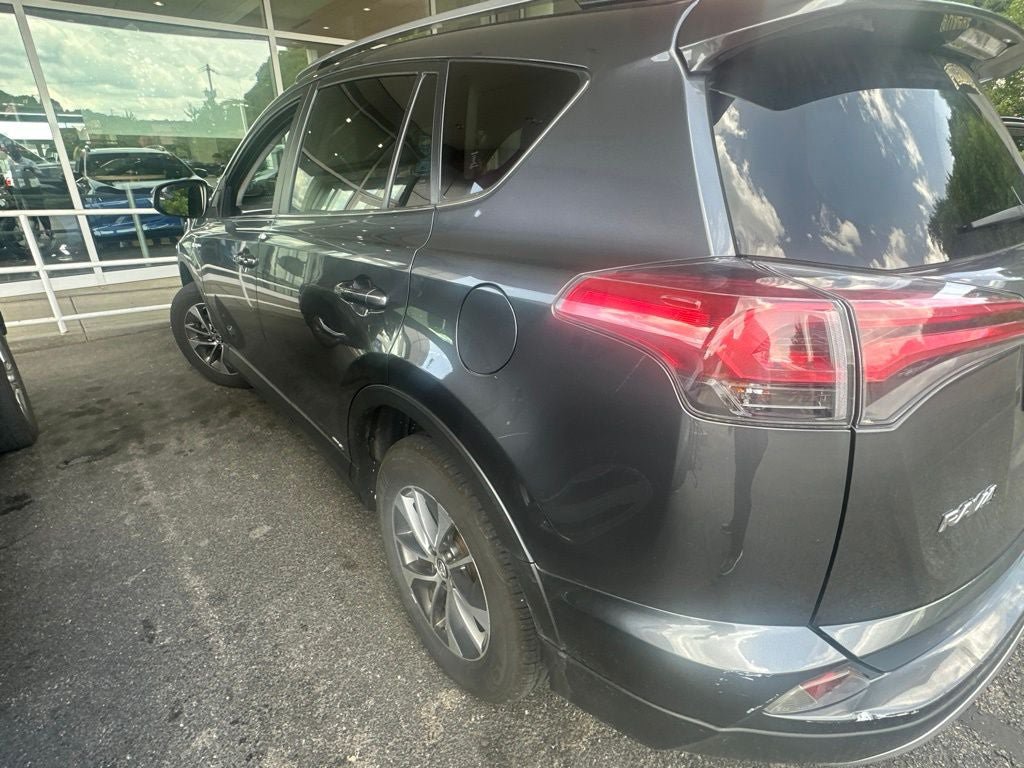 Used 2017 Toyota RAV4 XLE w/ Carpet Mat Package AWD/4WD image 13
