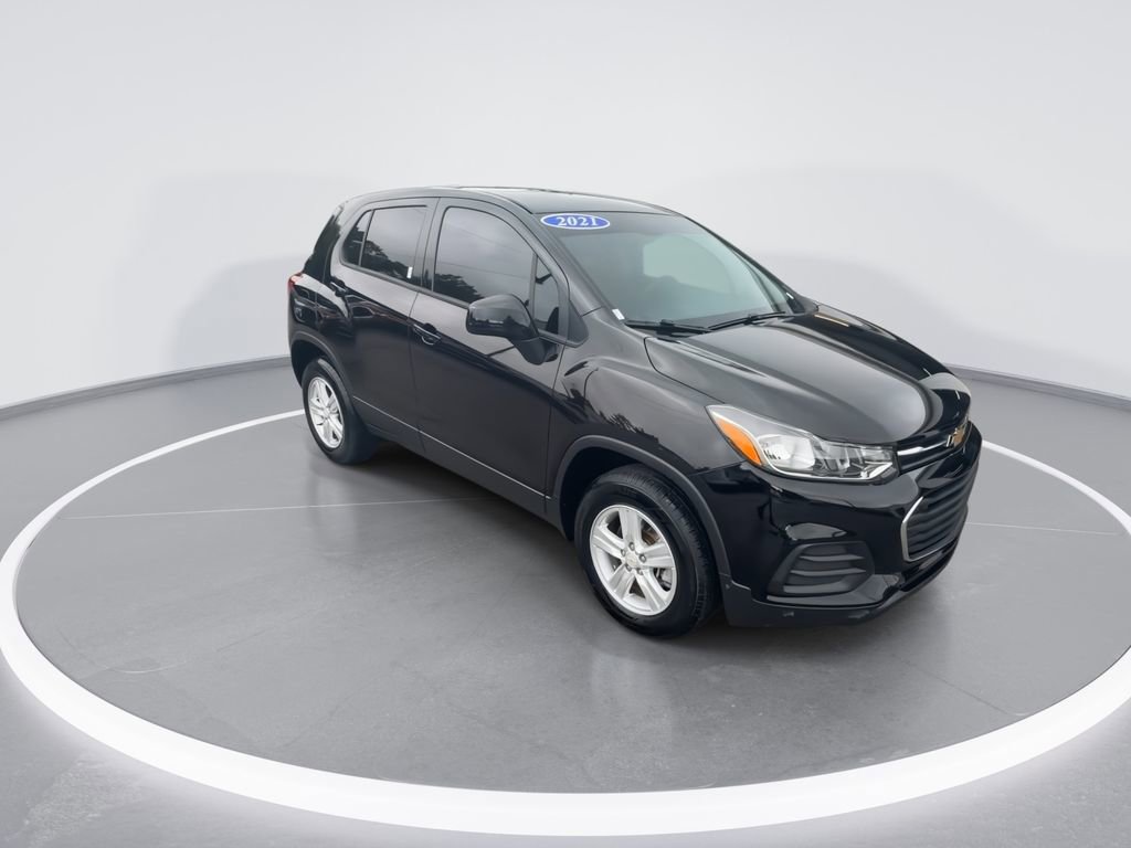 Used 2021 Chevrolet Trax LS AWD/4WD image 2