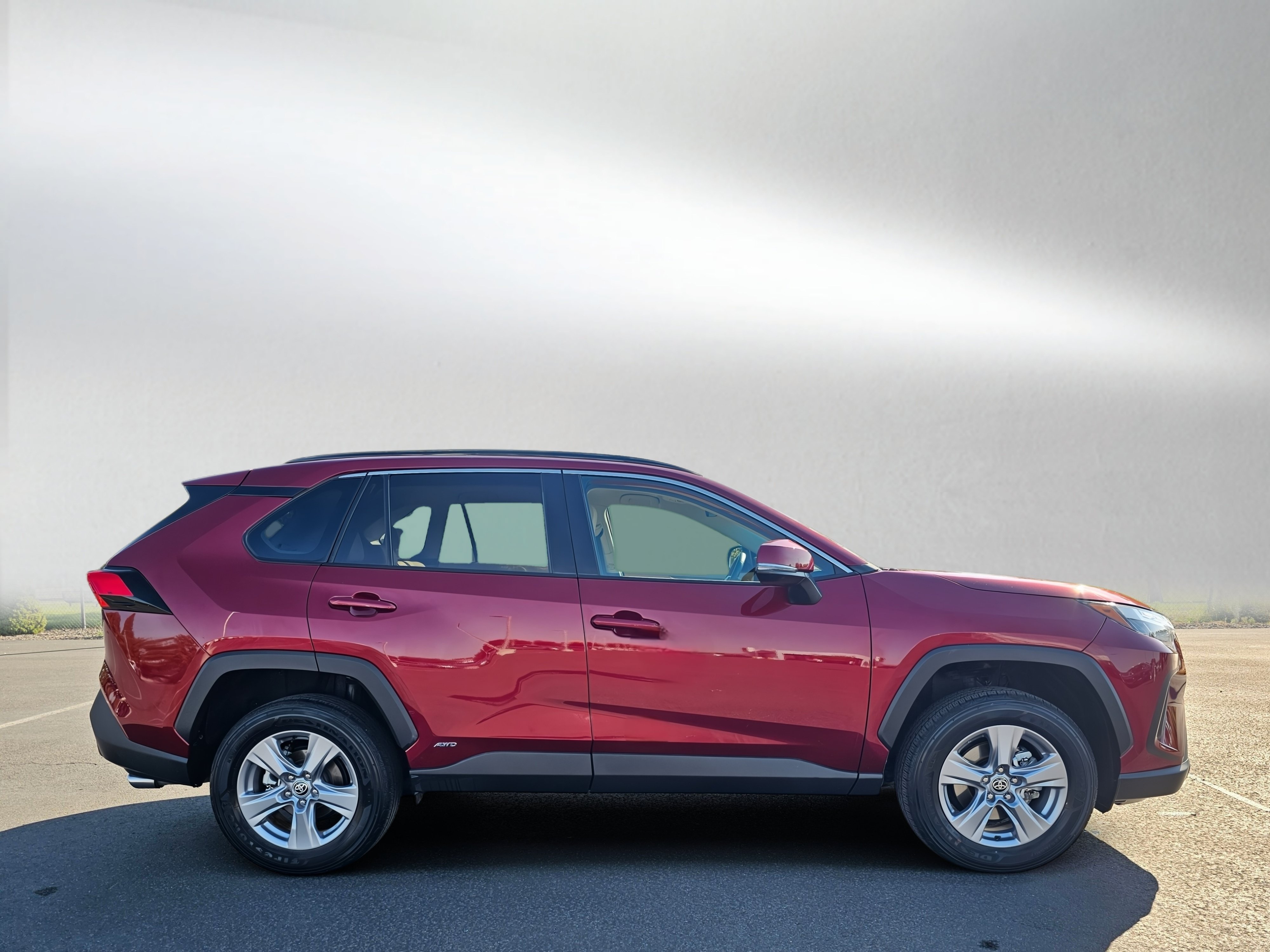 Certified 2022 Toyota RAV4 XLE w/ XLE Grade Weather Package AWD/4WD image 6