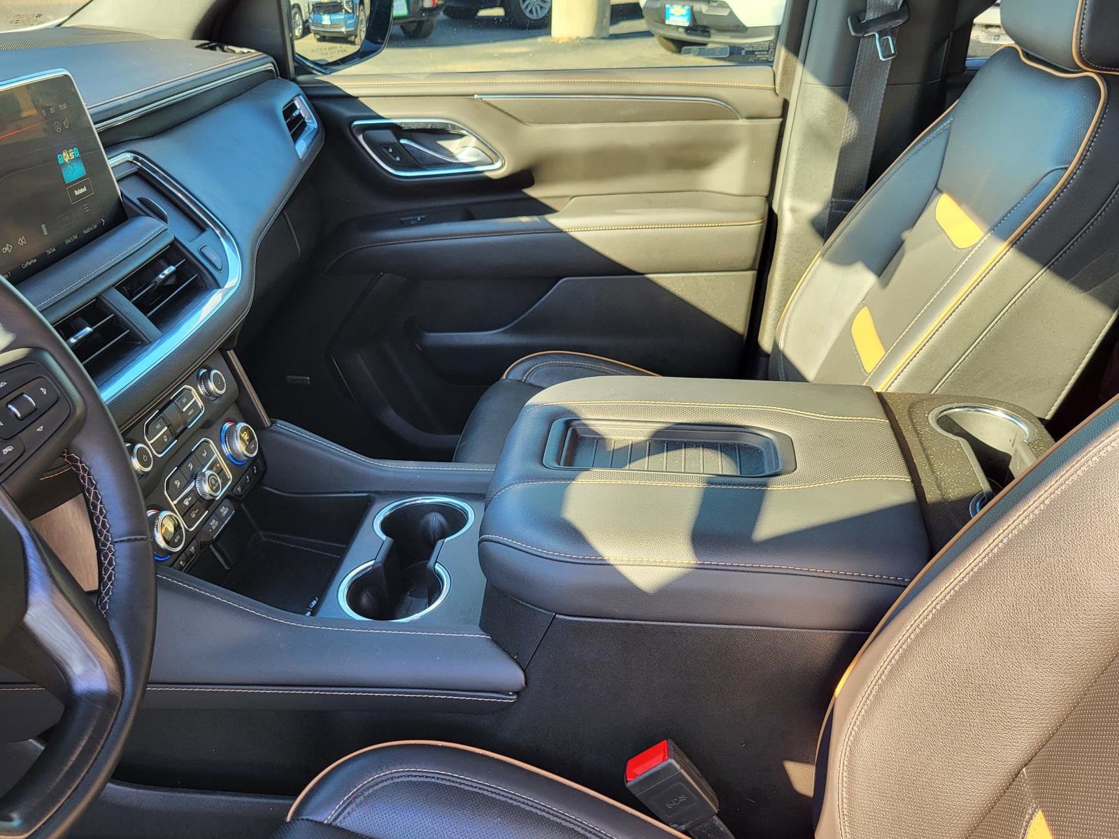 Used 2024 GMC Yukon AT4 w/ Technology Package image 31