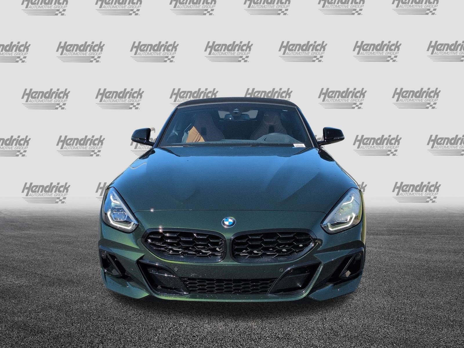 Used 2025 BMW Z4 M40i w/ Edition image 3