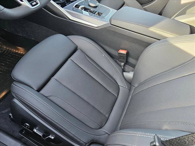 New 2026 BMW 330i Sedan w/ M Sport Package image 4