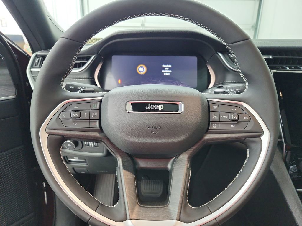 New 2025 Jeep Grand Cherokee L Limited image 21