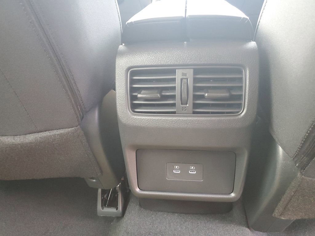 New 2026 Nissan Rogue SV image 32