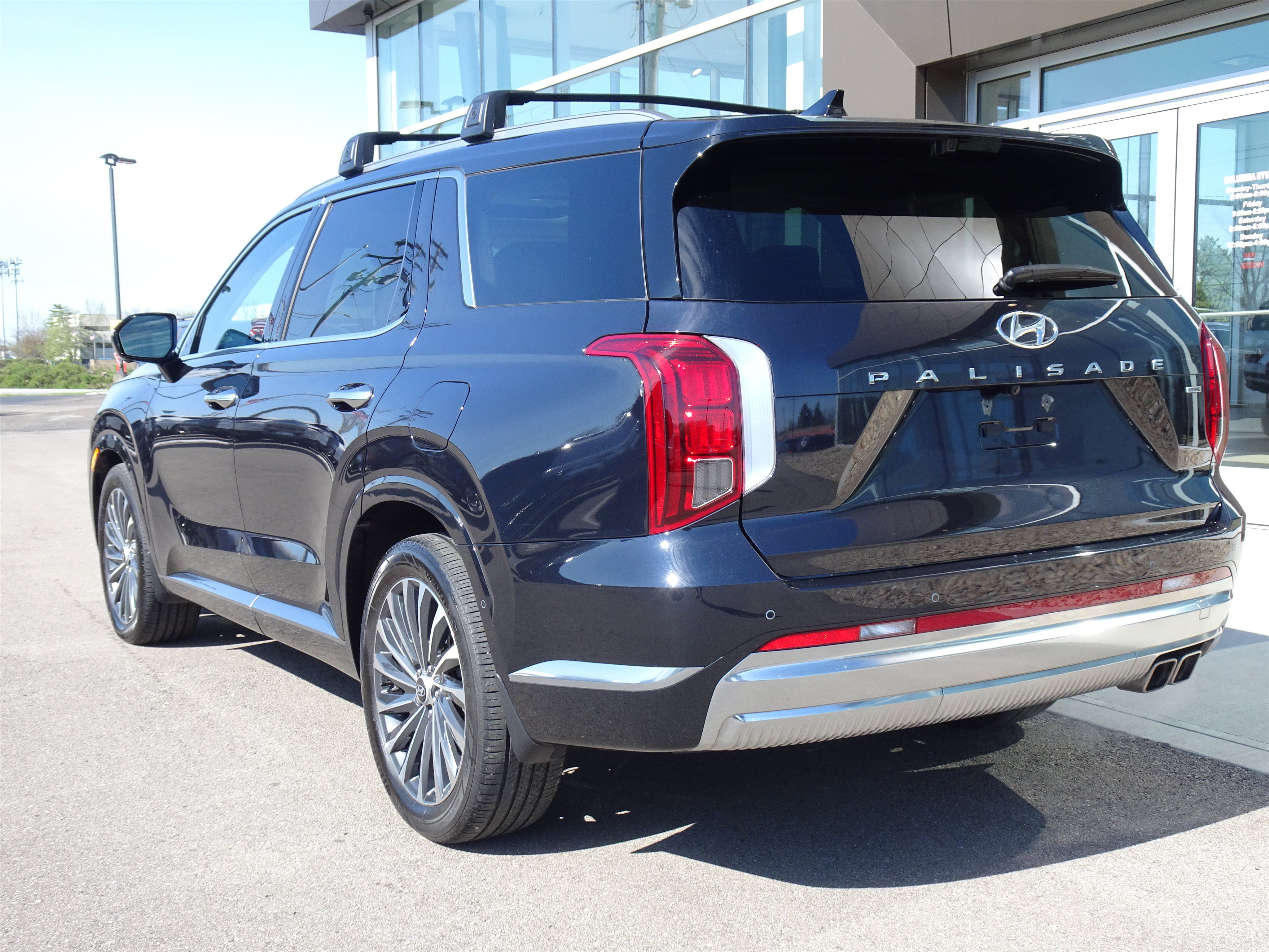 Used 2024 Hyundai Palisade Calligraphy AWD/4WD image 3