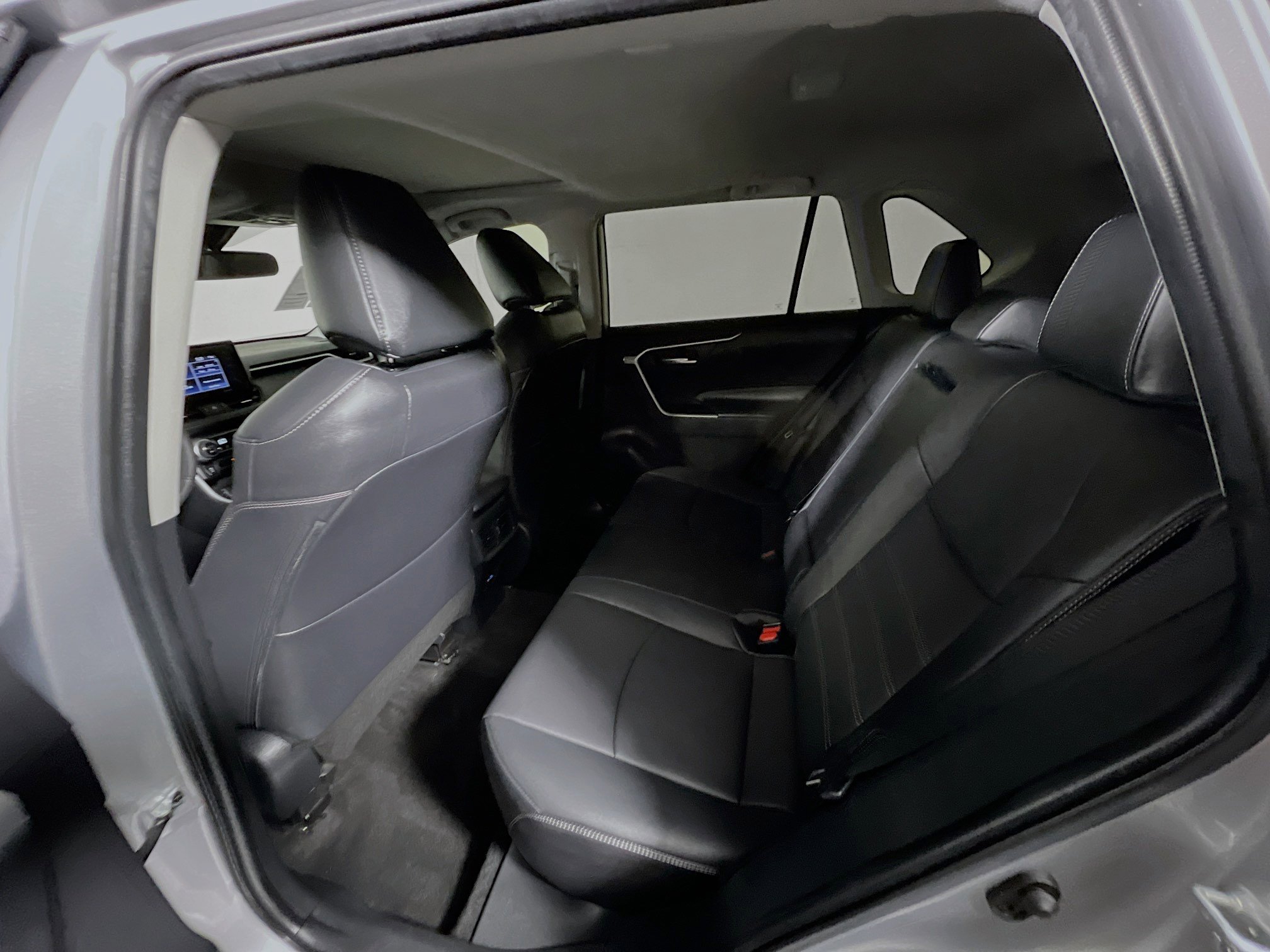 Used 2022 Toyota RAV4 XLE Premium image 29